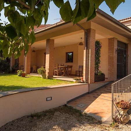 B&B Corte Degli Struzzi Pescia Romana Exterior foto